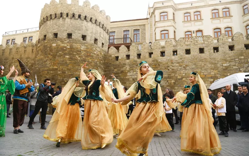 فرهنگ و آداب و رسوم مردم کشور آذربایجان