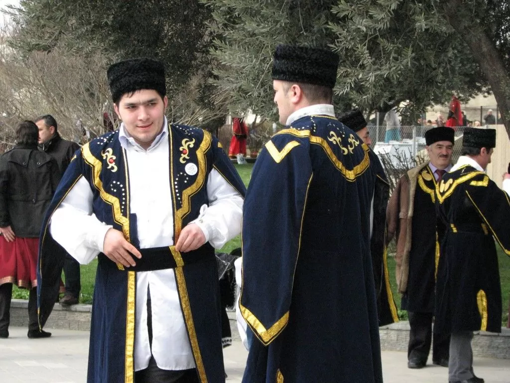 آداب و سنن مردم آذربایجان ، رسومی جالب از این کشور