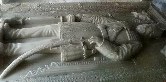 داستان تاریخی سنگ قبر ناصرالدین شاه |آخر و عاقبت سنگ قبر ناصرالدین شاه