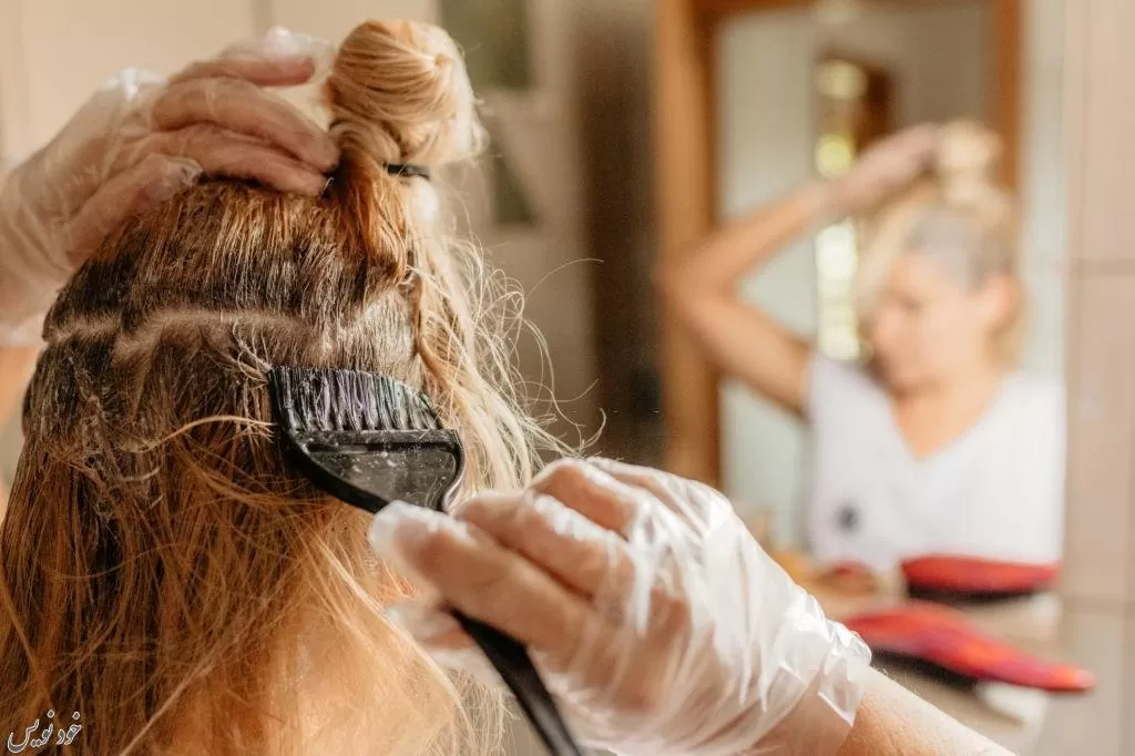 چند روش خانگی برای از بین بردن زردی مو بعد از دکلره و رنگ | فوت و فن آرایشگری