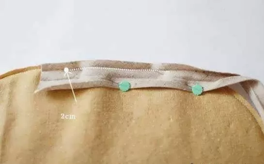 آموزش دوخت  کیف آرایش طرح لب و کیف ساده دستی به صورت مرحله به مرحله با تصاویر