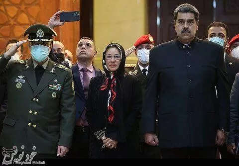 عکسی از مادورو و همسرش در مرقد امام خمینی (ره)|رئیس جمهور ونزوئلا
