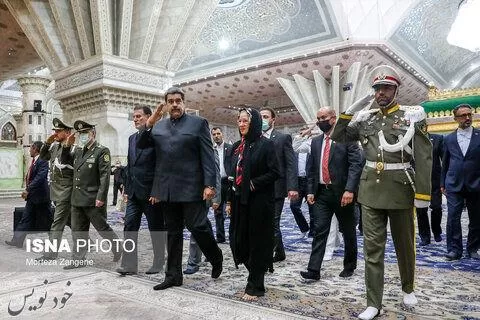 عکسی از مادورو و همسرش در مرقد امام خمینی (ره)|رئیس جمهور ونزوئلا