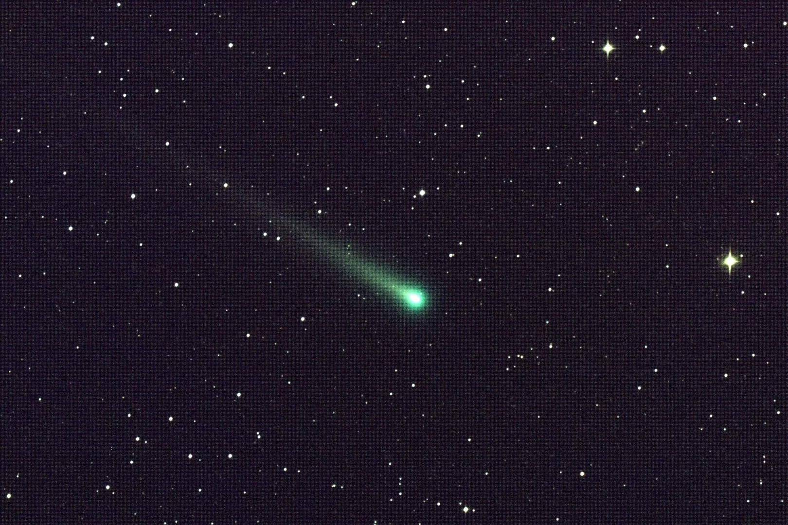 این دنباله‌دار سبز که آخرین بار در عصر حجر دیده شد، دوباره در آسمان ظاهر شده است