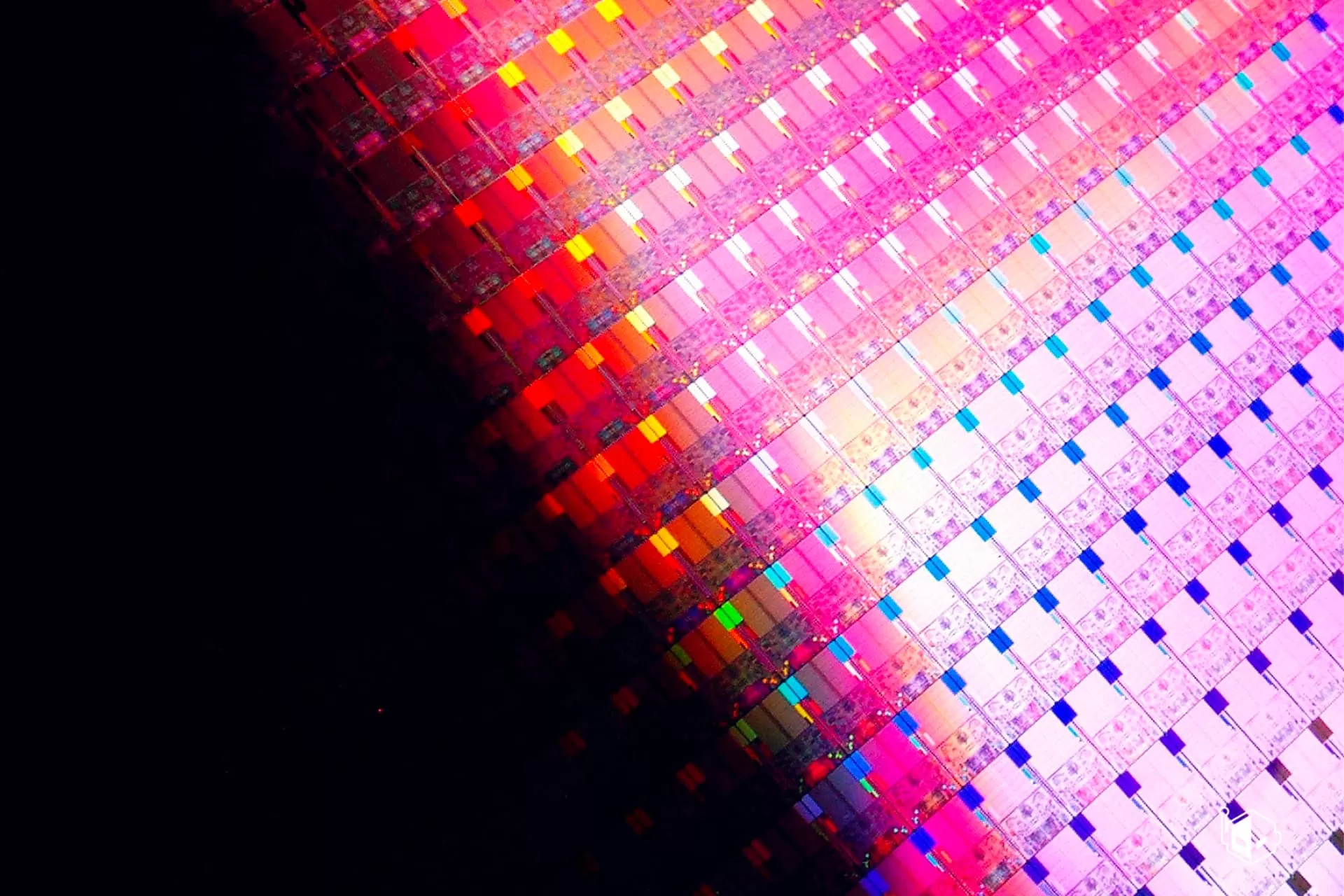 اینتل در مسیر تولید پردازنده‌های فوق پیشرفته یک نانومتری