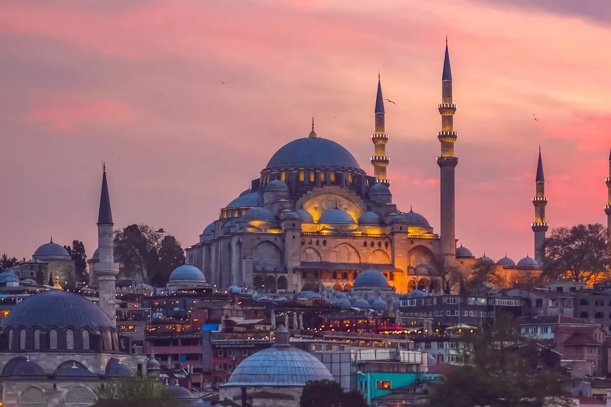 دیدنی‌های فرهنگی استانبول با علی بابا