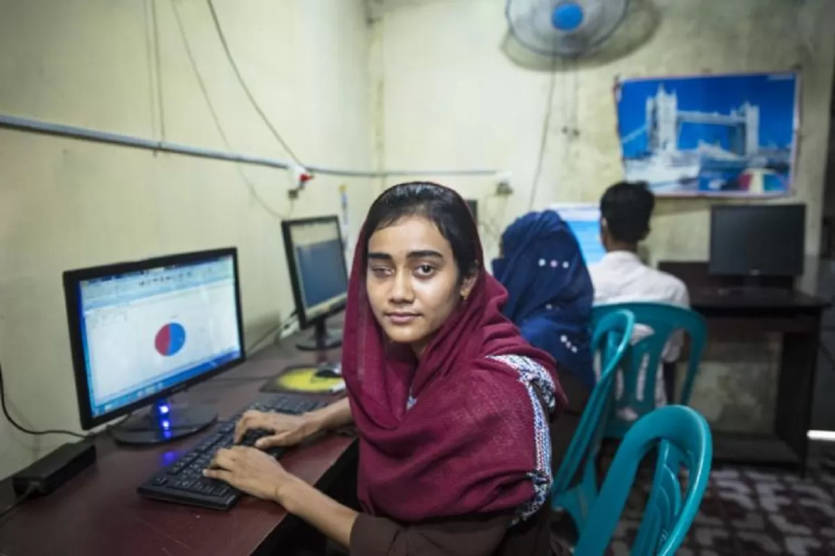 ۹۰ درصد دختران در کشورهای فقیر امکان استفاده از اینترنت را ندارند