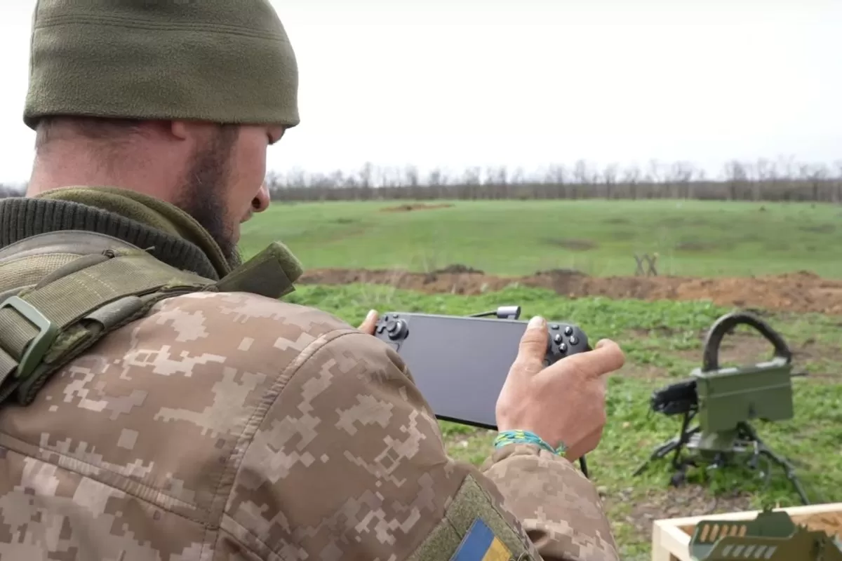 استفاده از کنسول استیم دک برای کنترل راه‌دور سلاح در جنگ اوکراین