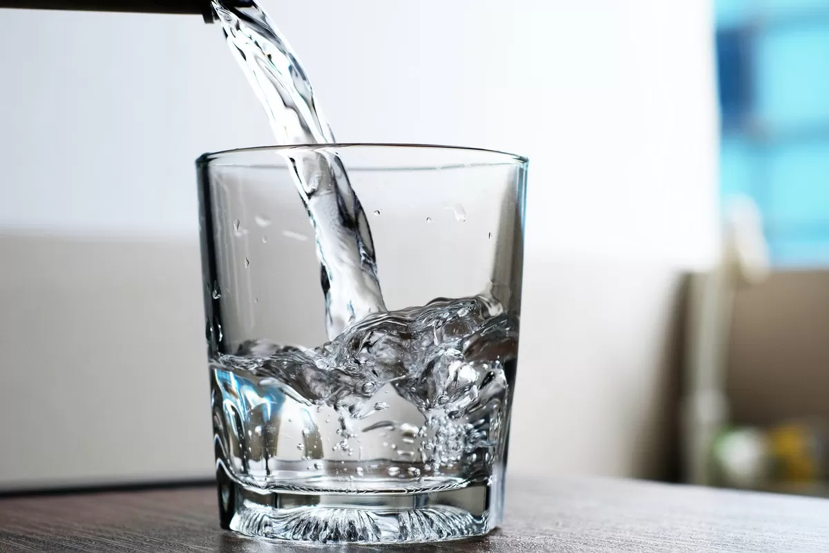 اگر می‌خواهید بیشتر عمر کنید، به‌اندازه کافی آب بنوشید
