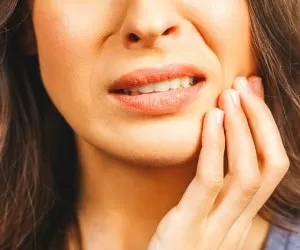 درمان خانگی عفونت و آبسه دندان با 15 نسخه گیاهی