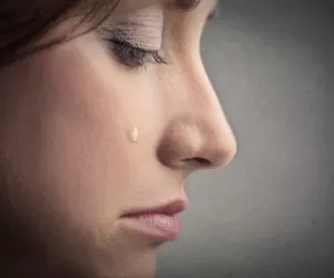فرایند اشک و تأثیرات گریه کردن+ حقایق جذاب