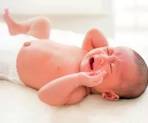 نوزادتان به چه دلیل گریه می کند؟