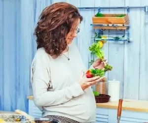 رژیم گیاه خواری در دوران بارداری ضرر دارد؟