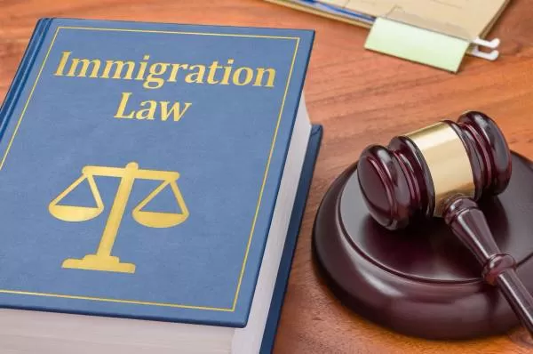 وکیل مهاجرتی