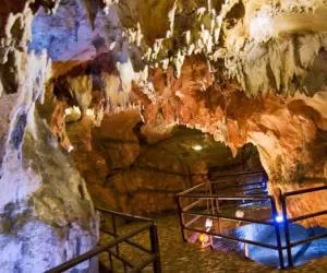 جاذبه گردشگری تونل برزخ کرمانشاه و غار قوری قلعه
