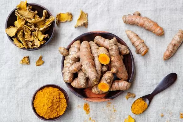 زردچوبه برای درد لوزه