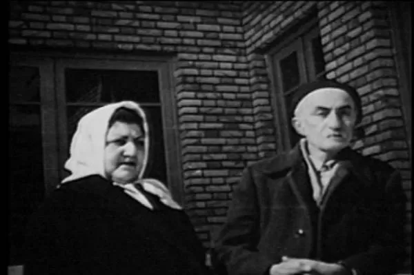 نیما یوشیج و همسرش