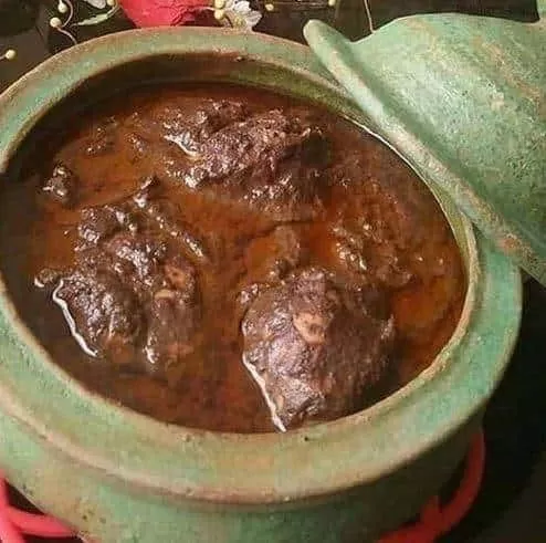 خورشت فسنجان با مرغ