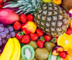 خوردن کدام میوه ها با هم ممنوع است و ضرر دارد؟