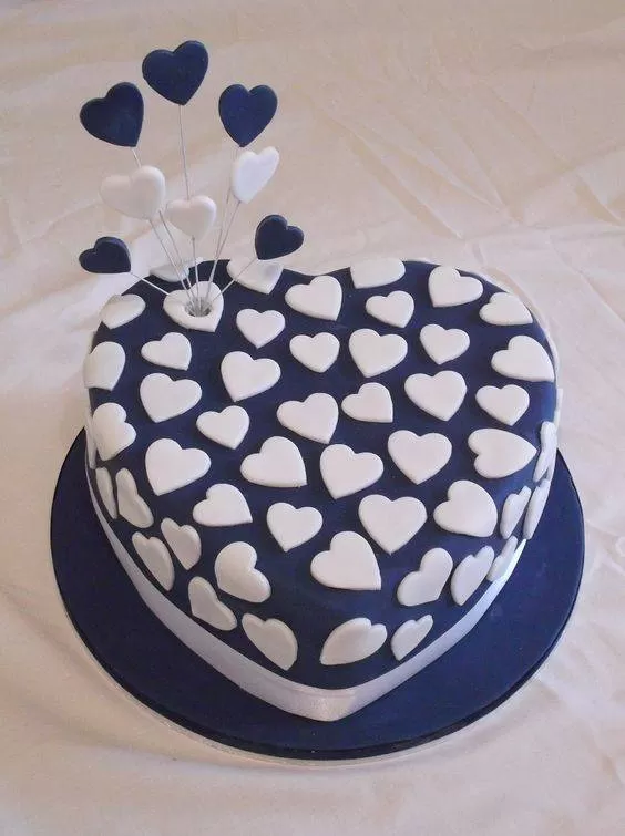 کیک تولد قلب