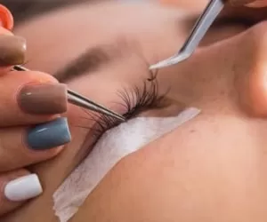 اشتباه هولناک آرایشگر هنگام کاشت مژه برای دختر زیبا