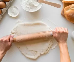 طرز تهیه خمیر مایه در خانه و پخت نان با آن