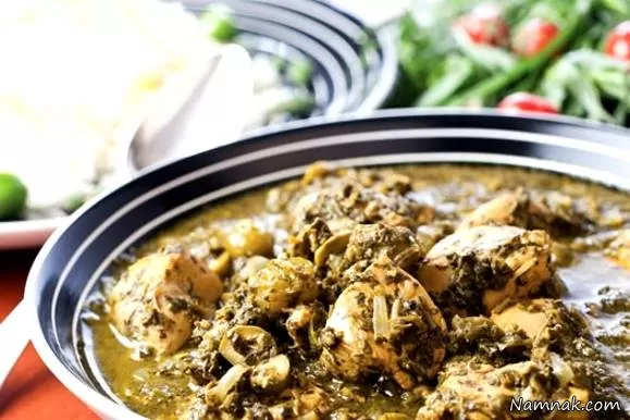 خورش گوجه سبز با مرغ