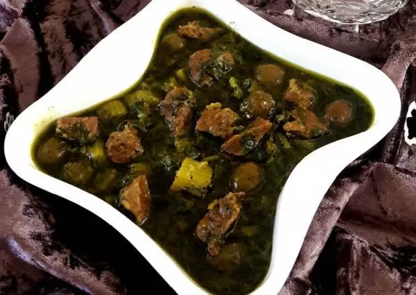 خورش گوجه سبز