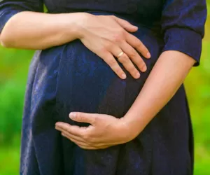 10 روش خانگی درمان شلی پوست شکم بعد زایمان و بارداری