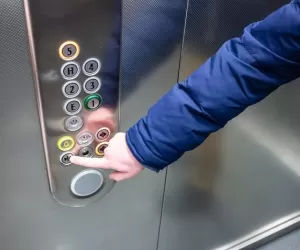 بهترین اقدام هنگام سقوط آسانسور برای زنده ماندن