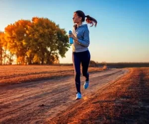 بزرگترین فواید دویدن در هر ساعت از روز برای سلامت بدن و روان