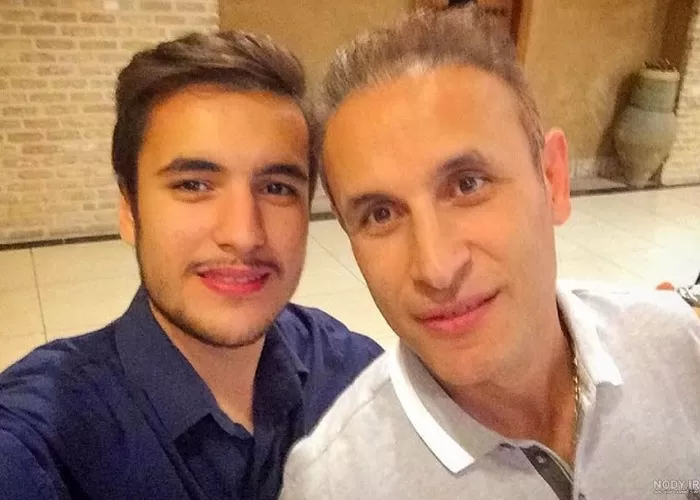 یحیی گل محمدی در کنار پسرش