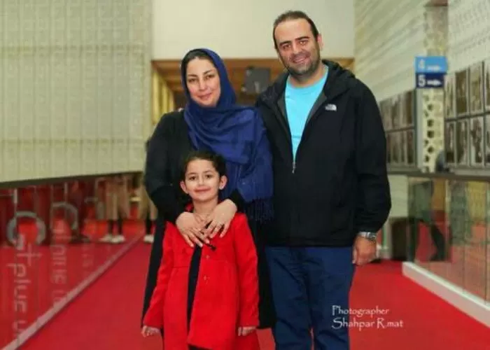 وحید رونقی و همسر و فرزندش