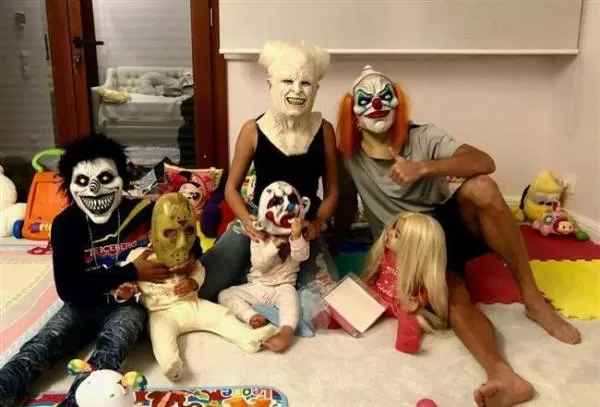 کریس رونالدو و خانواده اش در شب هالووین 