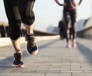درمان پرانتزی بودن پا با انجام حرکات ورزشی و اصلاحی + آموزش
