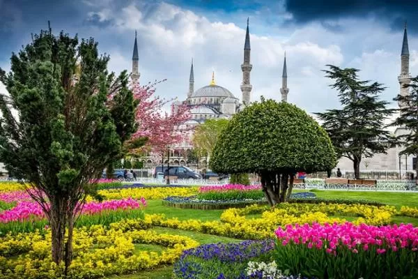 سفر به استانبول در بهار