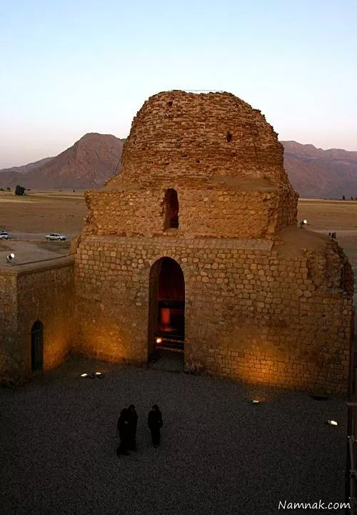 کاخ سروستان