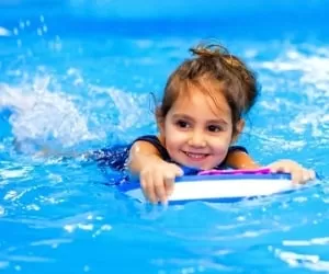 سن مناسب برای آموزش شنا به کودک