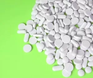 راهنمای کامل موارد مصرف داروی آلوپورینول+ عوارض آن