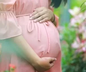 بدترین عوارض لباس تنگ در بارداری + لباس های ممنوع