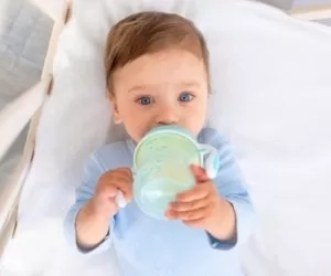 آموزش نکات حساس تغذیه نوزاد با شیشه شیر