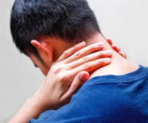 راه پیشگیری از درد شانه و گردن هنگام کار پشت میز