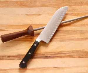 روش درست استفاده از چاقو تیز کن استوانه‌ای