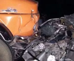 سه کشته در برخورد رخ به رخ کامیون با پژو 405 در زنجان