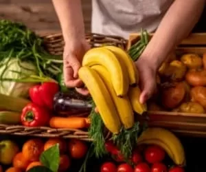 اشتباه خانم های ایرانی در نگهداری میوه و سبزیجات