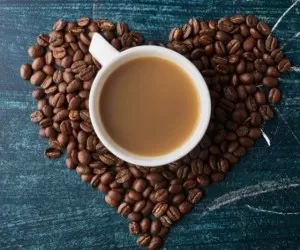 خواص قهوه بدون کافئین از بهبود عملکرد کبد تا کاهش وزن