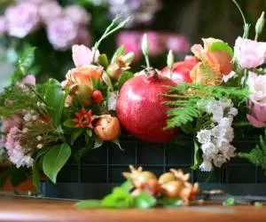 تزیین سبد گل با انار شب یلدا برای عروس + آموزش تصویری