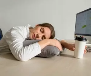 بهترین تکنیک رفع خواب آلودگی در محیط کار 