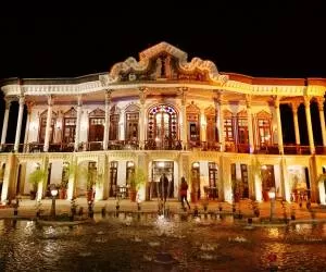 عمارت شاپوری در شیراز با بنای زیبا و متفاوت