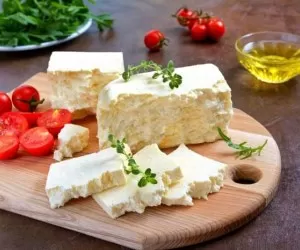 کمتر شدن سطوح کلسترول با مصرف پنیر